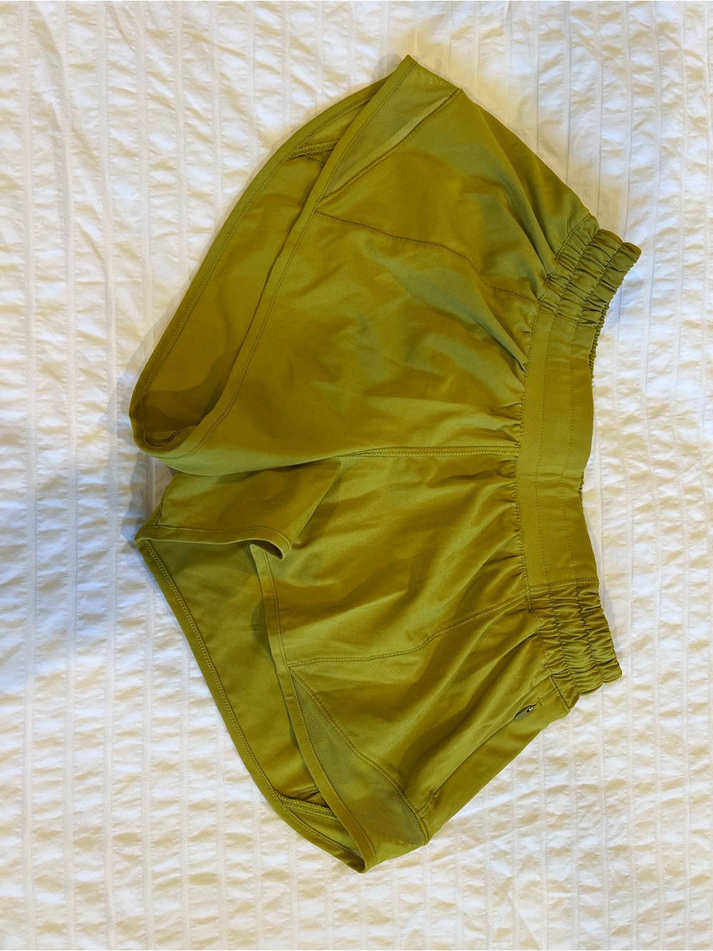 lululemon hotty hot shorts 2.5” in golden lime